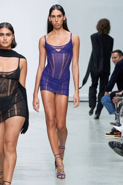 Look 26